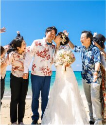 沖縄ブルーの海で撮る特別な1日